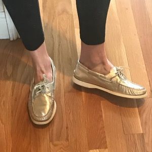 Women’s sperry boat shoes. Platinum size 7.5